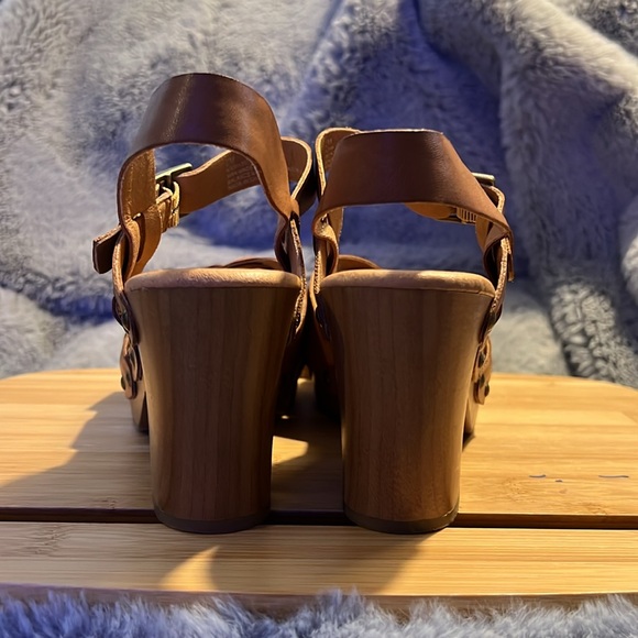 Korks Block Heel Sandals - for narrow feet - Picture 2 of 7